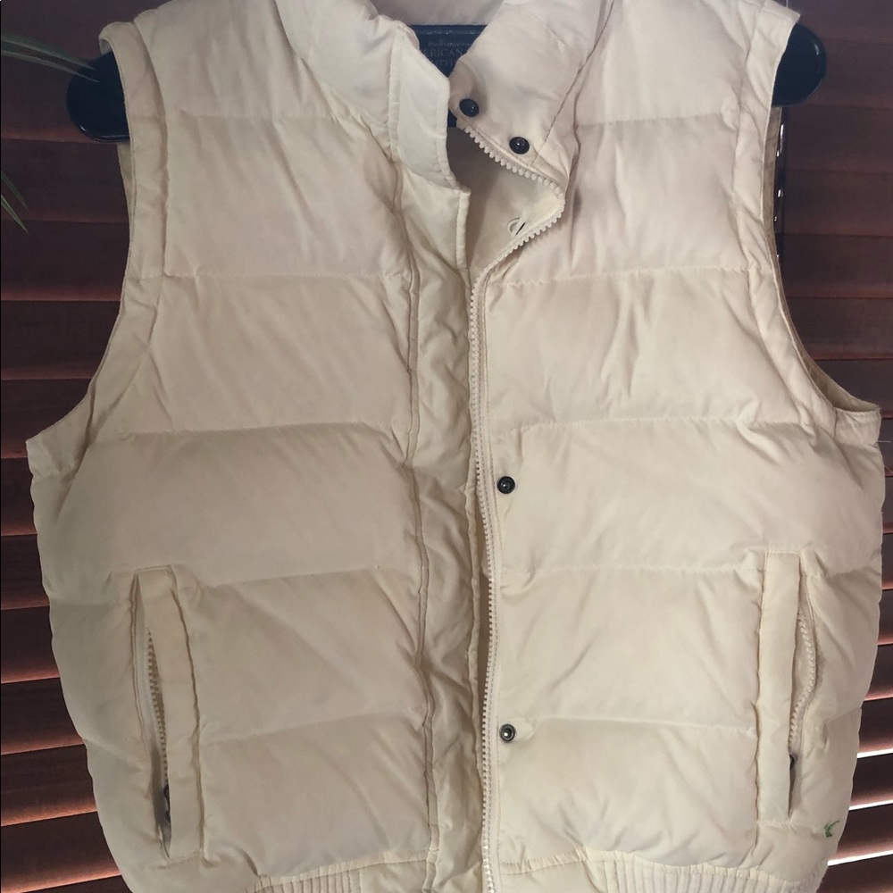 White American Eagle Medium Vest